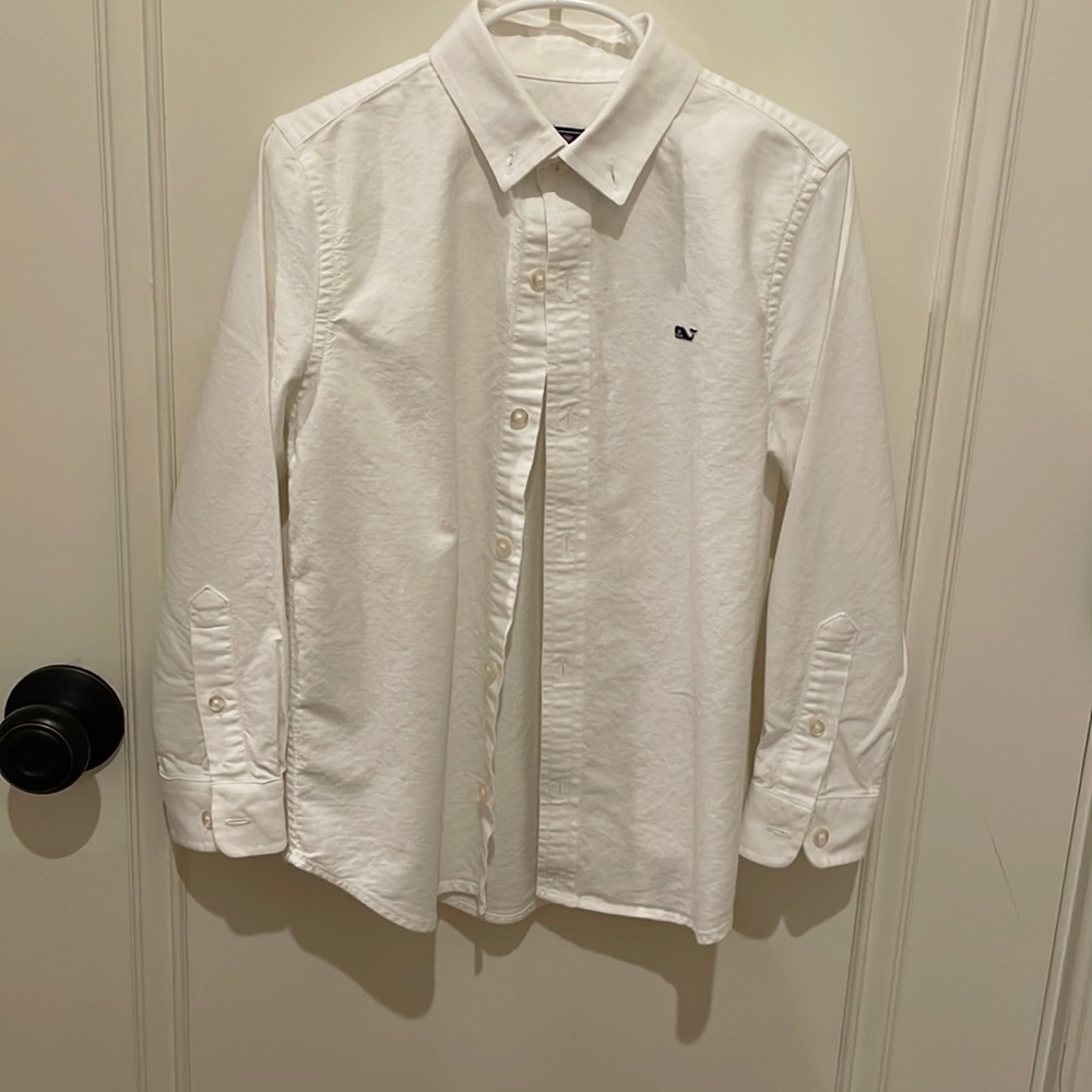 Vineyard vines white button up. Size 6